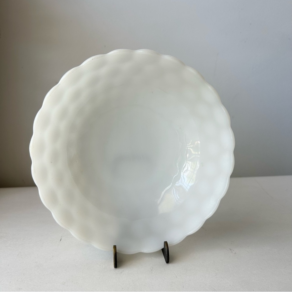 Vintage Anchor Hocking Depression Milk Glass Bubble Bowl - Picture 4 of 5